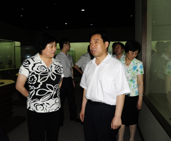 6月7日下午,市政协主席赵树国,副主席王文成一行到济宁市博物馆视察