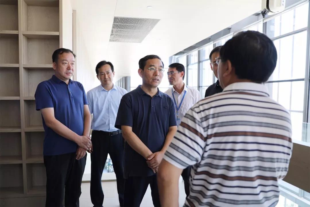 【太白湖新区】市委副书记,市长石光亮来我区指导检查省学生运动会