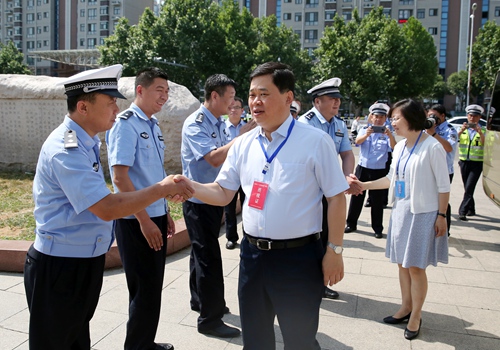 邹城市张百顺巡视高考考务工作