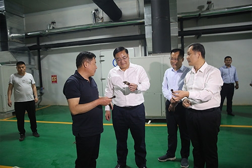 月18日下午,邹城市委书记远义彬先后到郭里镇,石墙镇调研指导工作.