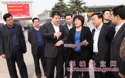 在市人大常委会副主任,千泉街道党工委书记张宏,副市长田成柱,市委