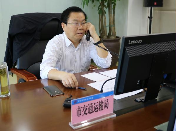 5月8日市交通运输局局长宋科接听市长公开电话
