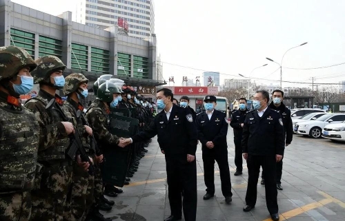 2月10日上午,新春佳节来临之际,副市长,市公安局局长李海洋到汽车北站