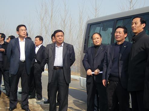 3月4日,县委副书记,县长程大志在副县长时均林,县政府党组成员,县淮河
