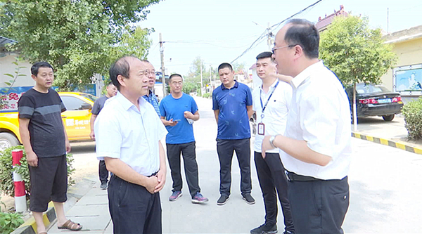 高新区区领导调研接庄街道清洁取暖工作