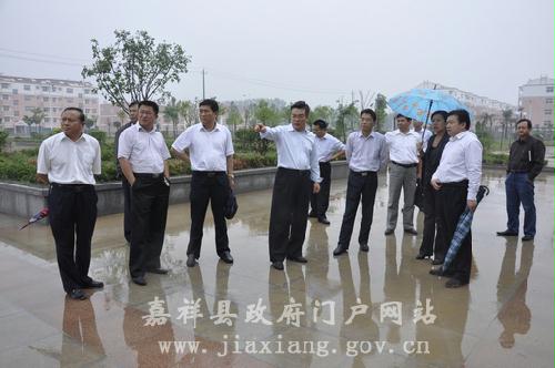 县委书记,县人大常委会主任秦存华在县委常委,副县长汲进梅和县督考办