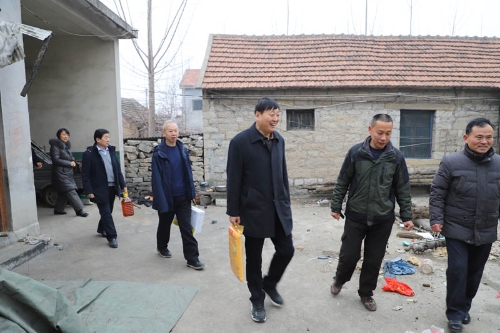 副院长祝成彦和有关科室同志到市派第一书记服务村——邹城市郭里镇高