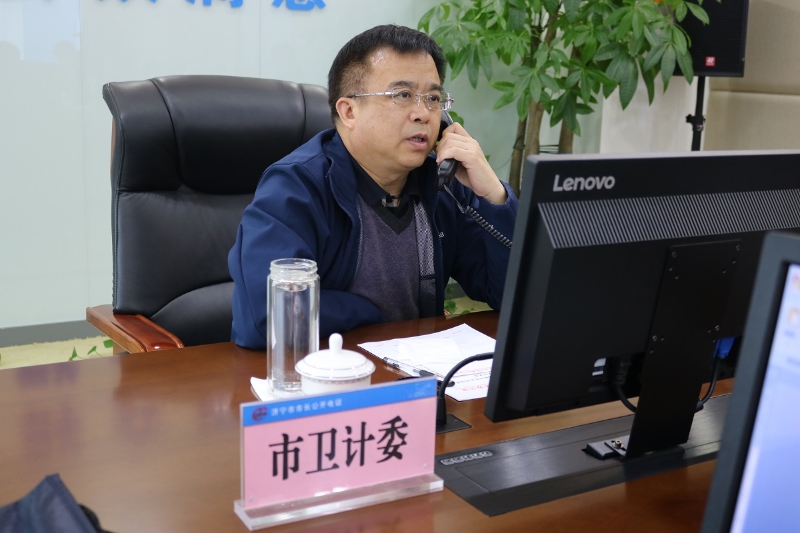 济宁市人民政府 工作动态 11月6日市卫计委主任焦华接听市长公开电话